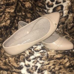 Dr. Scholl’s memory foam flats!